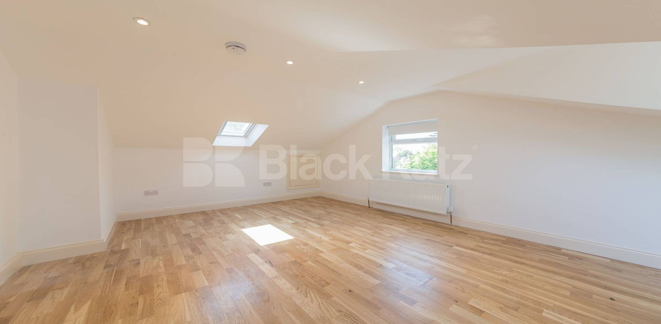 			New Instruction! Private roof terrace!, 2 Bedroom, 1 bath, 1 reception Flat			 Wetherill Road , Muswell Hill